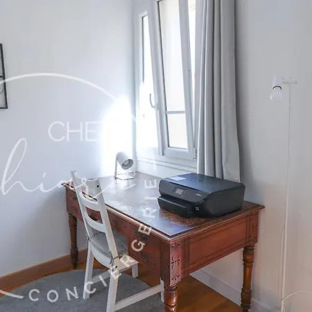 Near Pantheon 5e Apartment