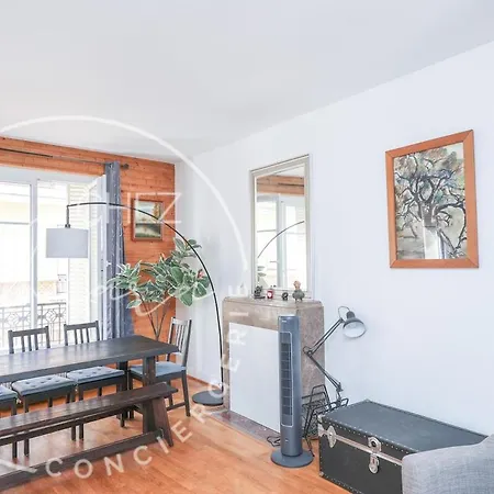 Near Pantheon 5e Apartment