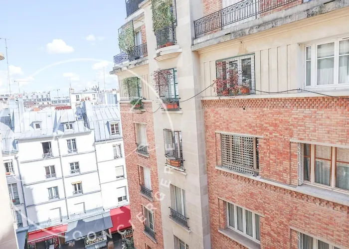 Near Pantheon 5e شقة باريس