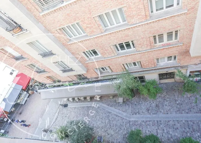 Near Pantheon 5e